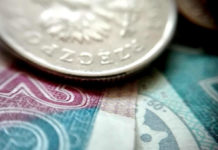 Nauczyciele: Dodatkowe wynagrodzenie roczne